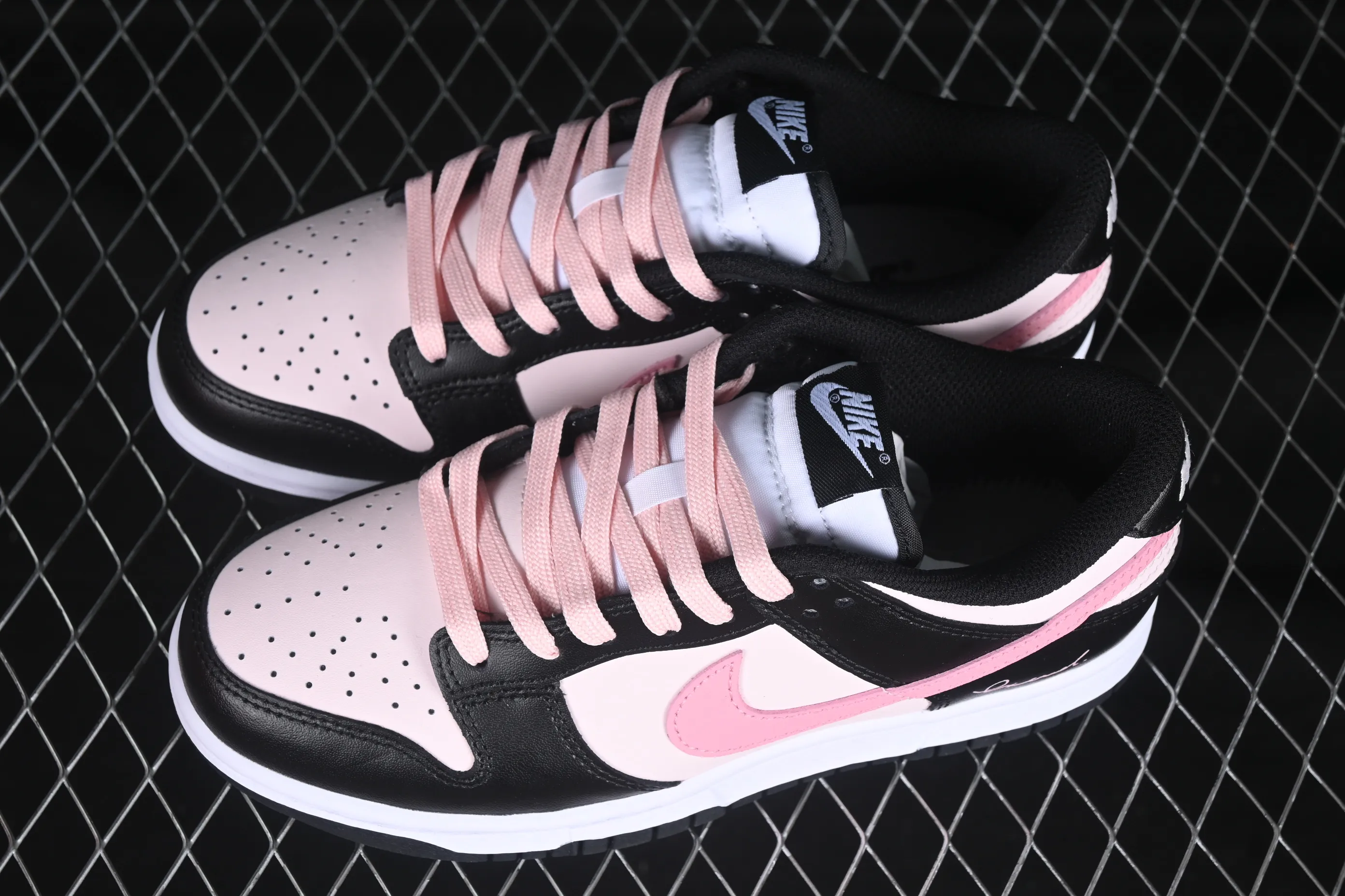 All categories Nk SB Dunk series Nk SB Dunk Low low-top sneakers Nk SB Dunk Low blackberry pink low-top casual sneakers CW1590-100